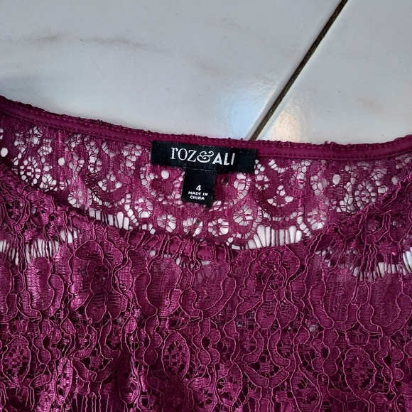 Roz and Ali Lace Burgundy Dress Size 4 - Picture 2 of 3